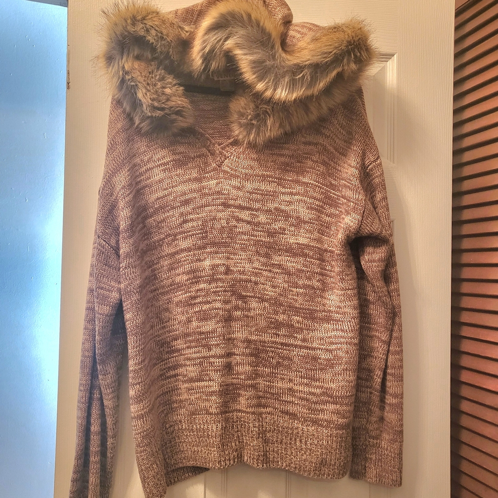 VENUS Taupe Sweater with Plush Fur Collar